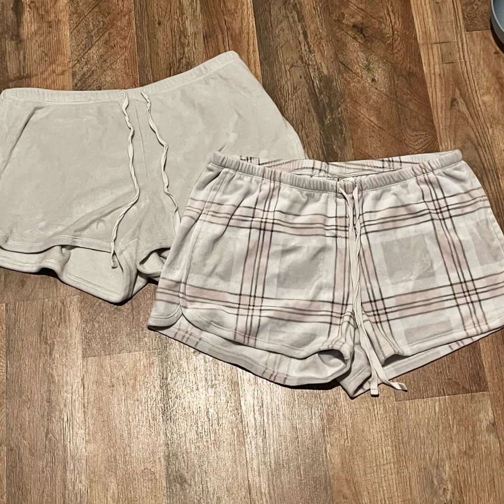 Rachel Zoe Grey, White, And Pink Pajama Shorts Set super soft and comfy